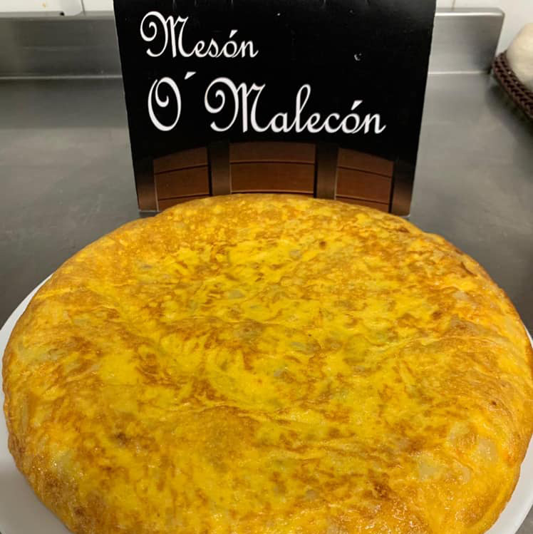 Tortilla de patata con aspecto delicioso
